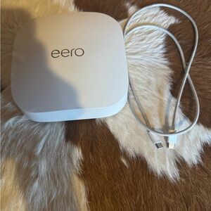 eero pro 6e Tri Band WiFi 6E S010001 Mesh WiFi Router